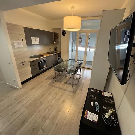 -b By Homes In Apartment Ancona