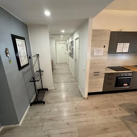 -b By Homes In Apartment Ancona